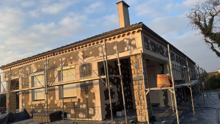 Quel artisan dois-je contacter pour refaire l'isolation extérieure de ma maison ?, Romans-sur-Isère, DAUPHINOISE ISOLATION FACADE